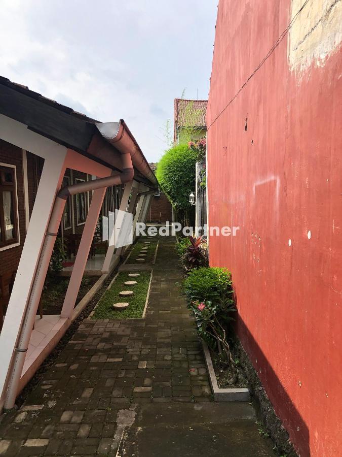 Rifka Annisa Guesthouse Syariah Redpartner Yogyakarta Eksteriør bilde