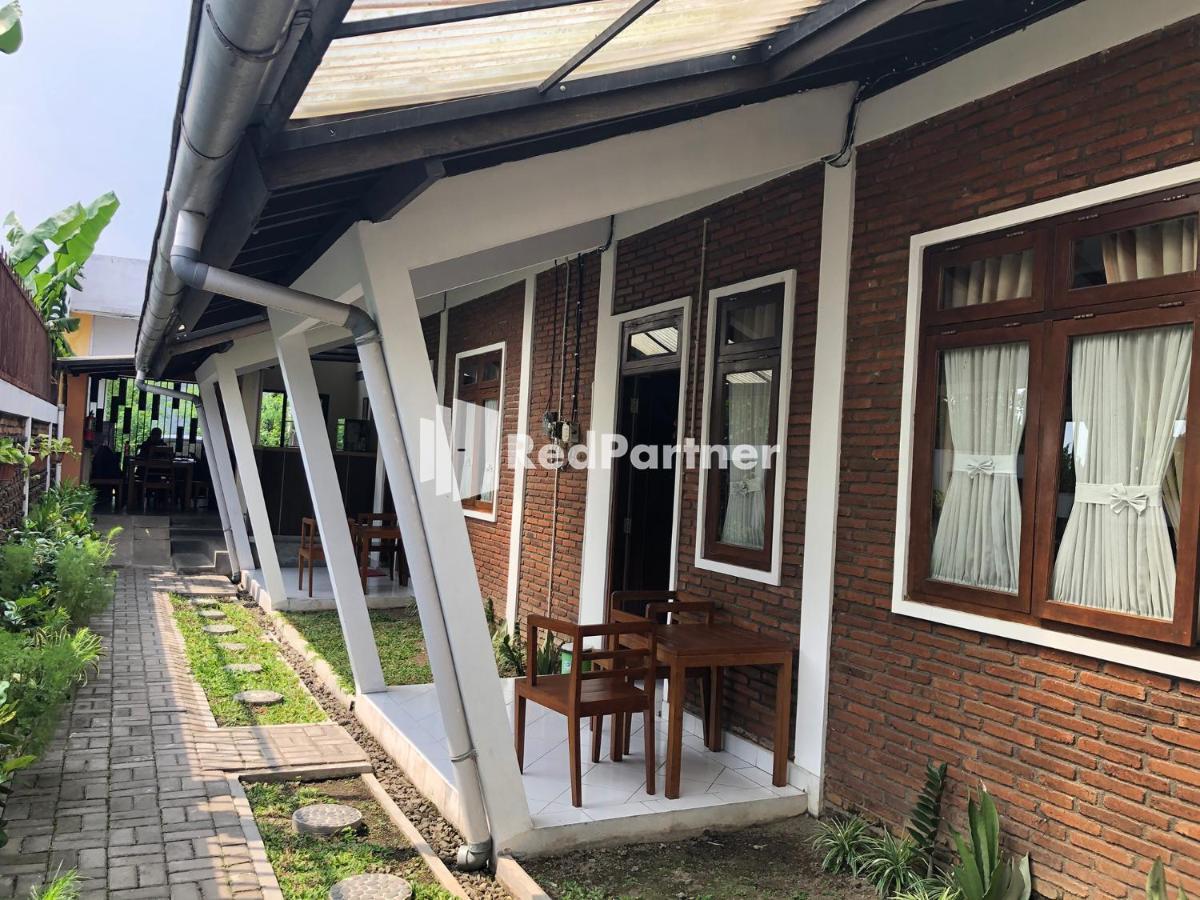 Rifka Annisa Guesthouse Syariah Redpartner Yogyakarta Eksteriør bilde